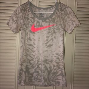SALE! ⭐️ Women’s Nike Tshirt